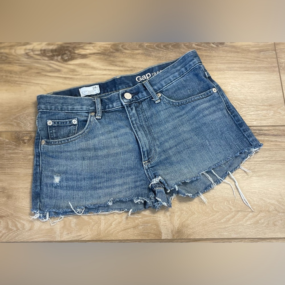 EUC GAP SEXY BOYFRIEND SHORTS